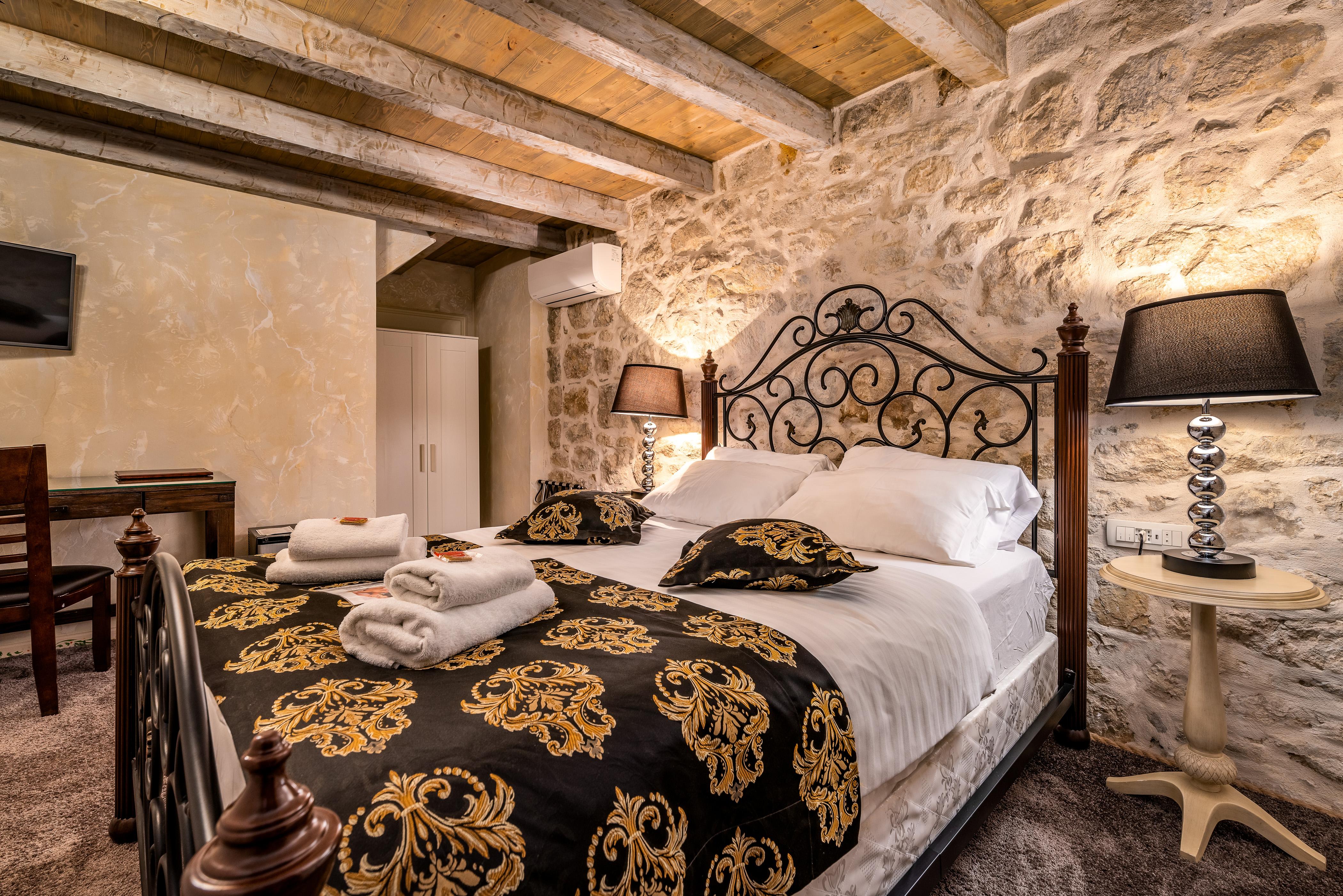 Heritage Palace Varos - Mag Quaint & Elegant Boutique Hotels Сплит Экстерьер фото